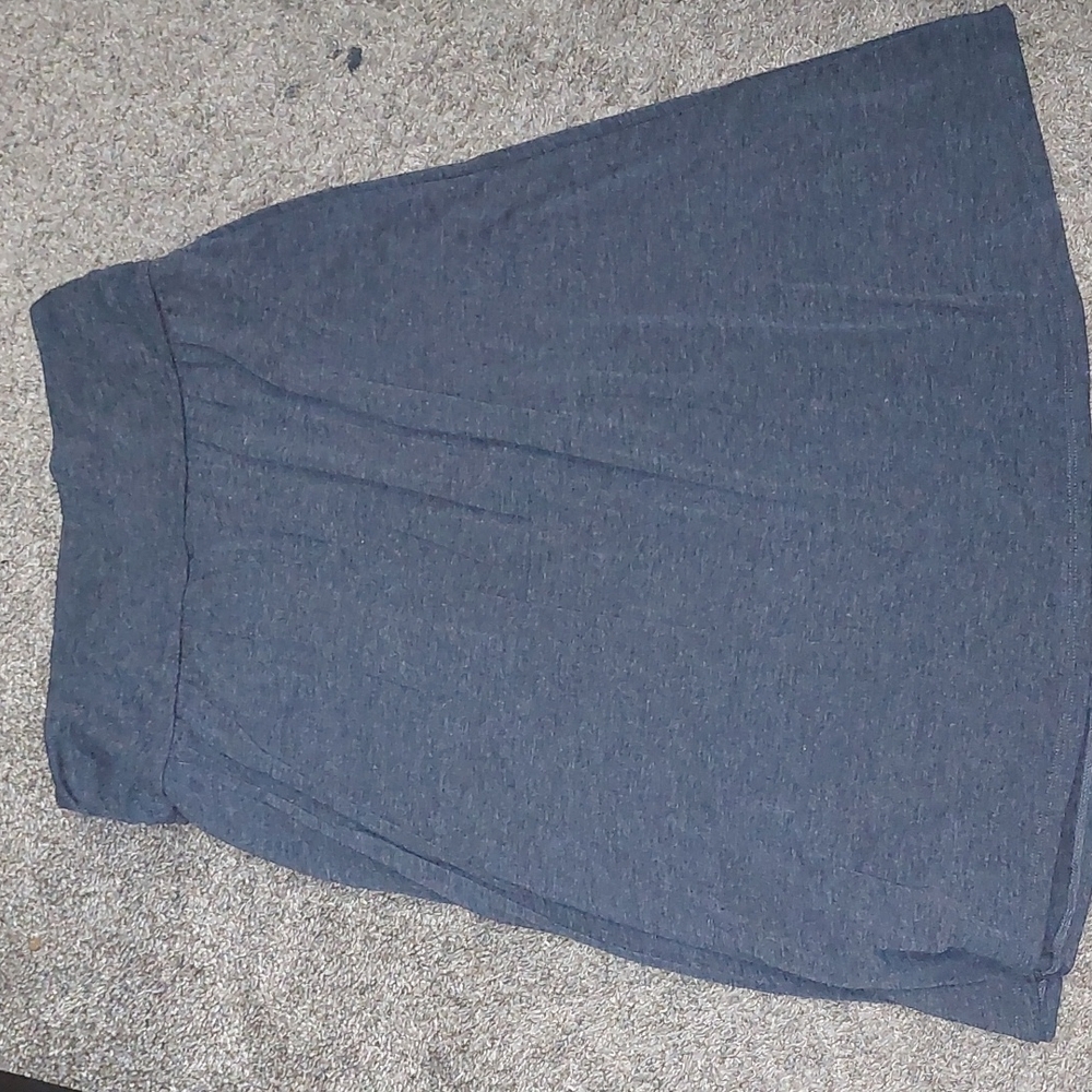 Grey skirt below knees size Large - Picture 2 of 5